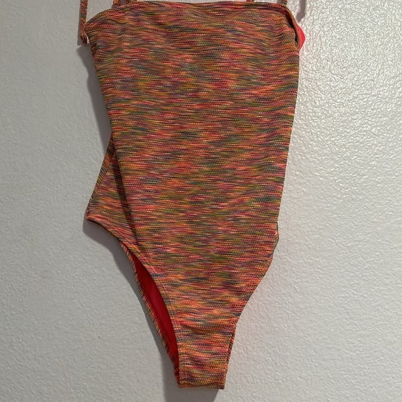 RIO BEACH colorful swimsuit size 7 (S-M) with fluorescent pink cups and lining - Picture 9 of 12